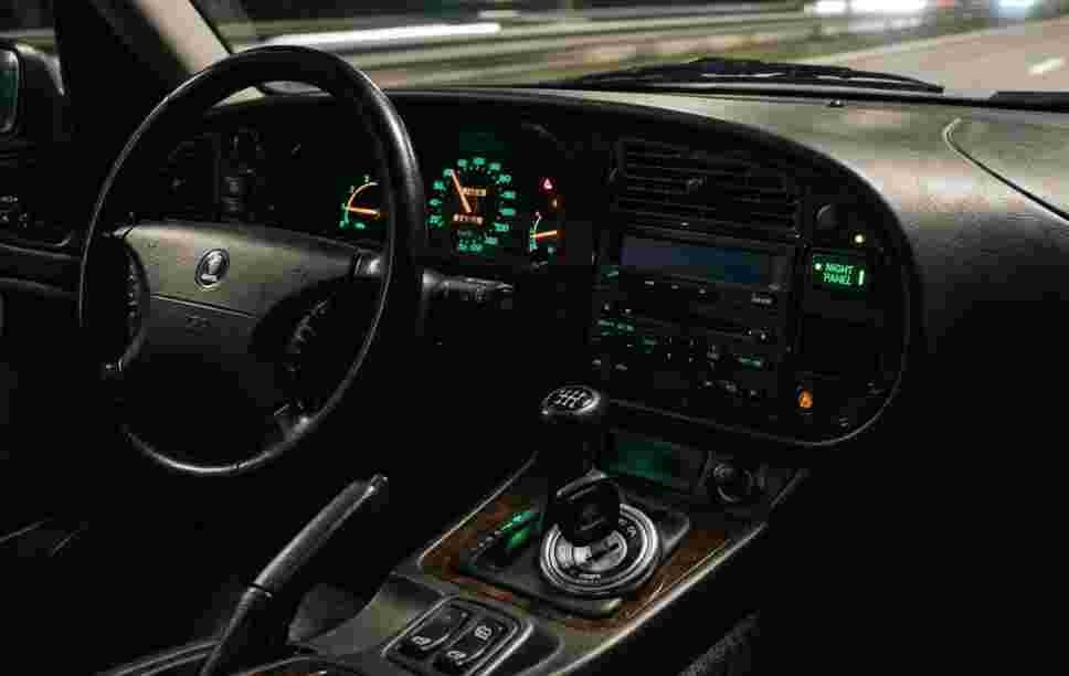 Saab 900